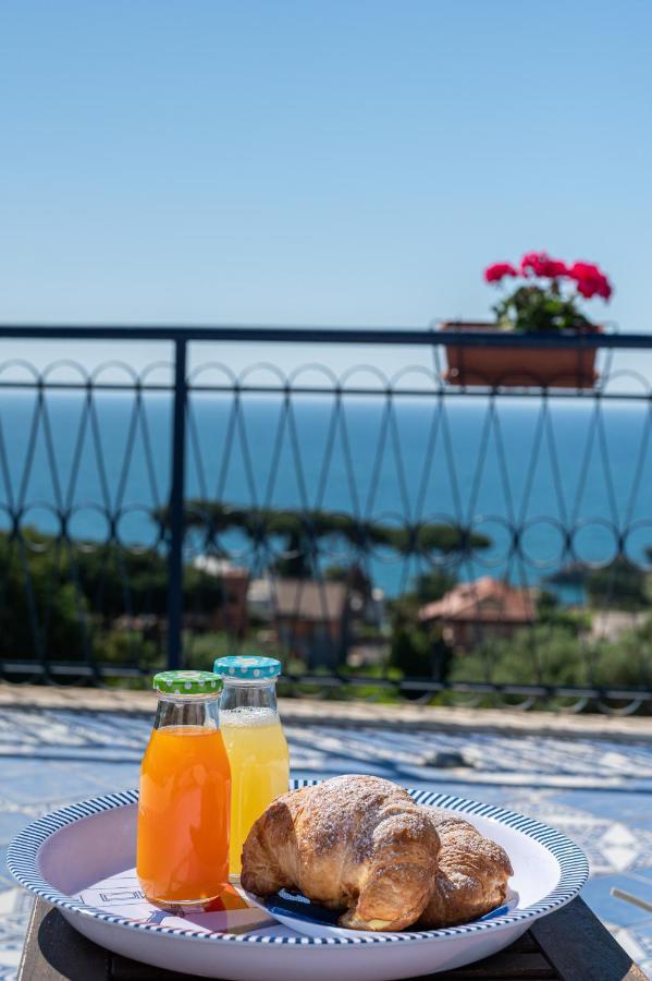 Gli Archi Sul Mare Bed and Breakfast Gaeta Exteriör bild